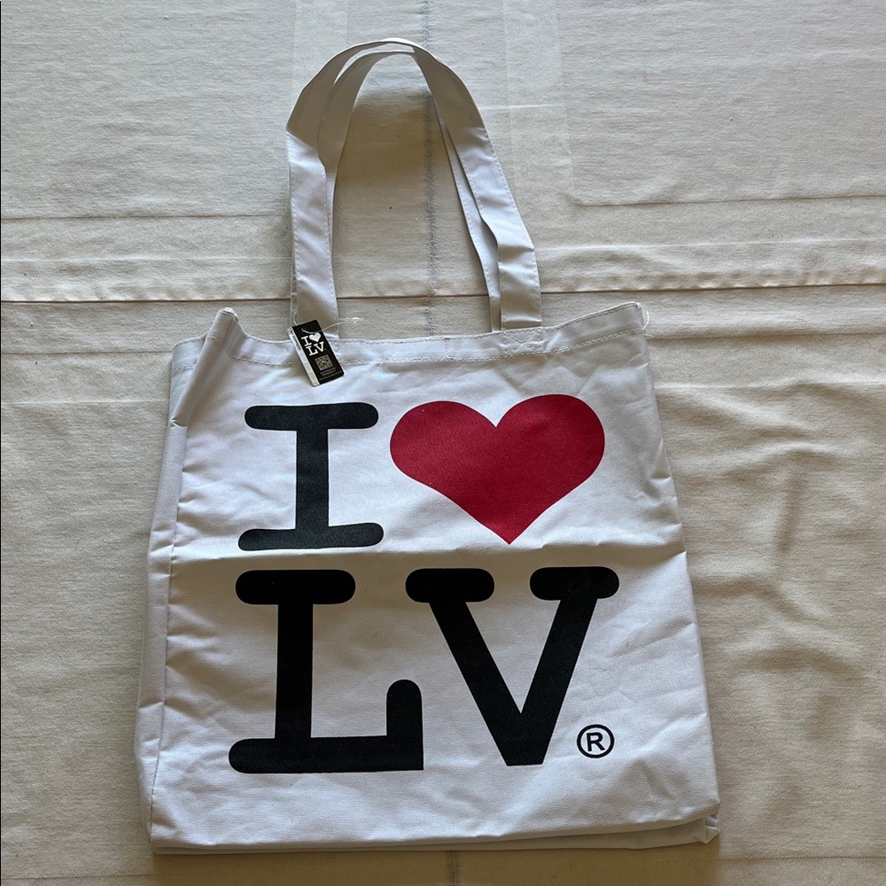 I Love LV White Canvas Tote Bag with Red Heart - Picture 3 of 10